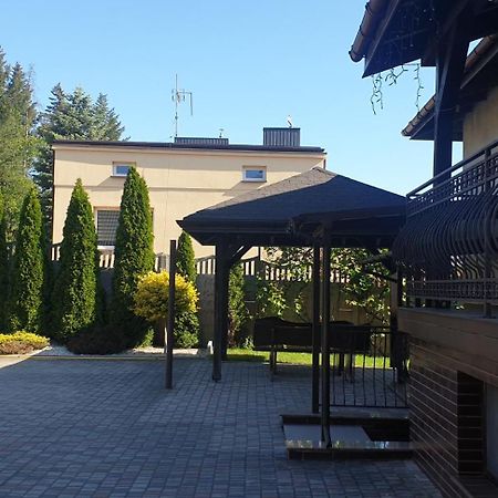 Pokoje Goscinne U Marka Tuszyn Exterior photo