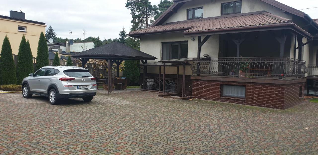 Pokoje Goscinne U Marka Tuszyn Exterior photo